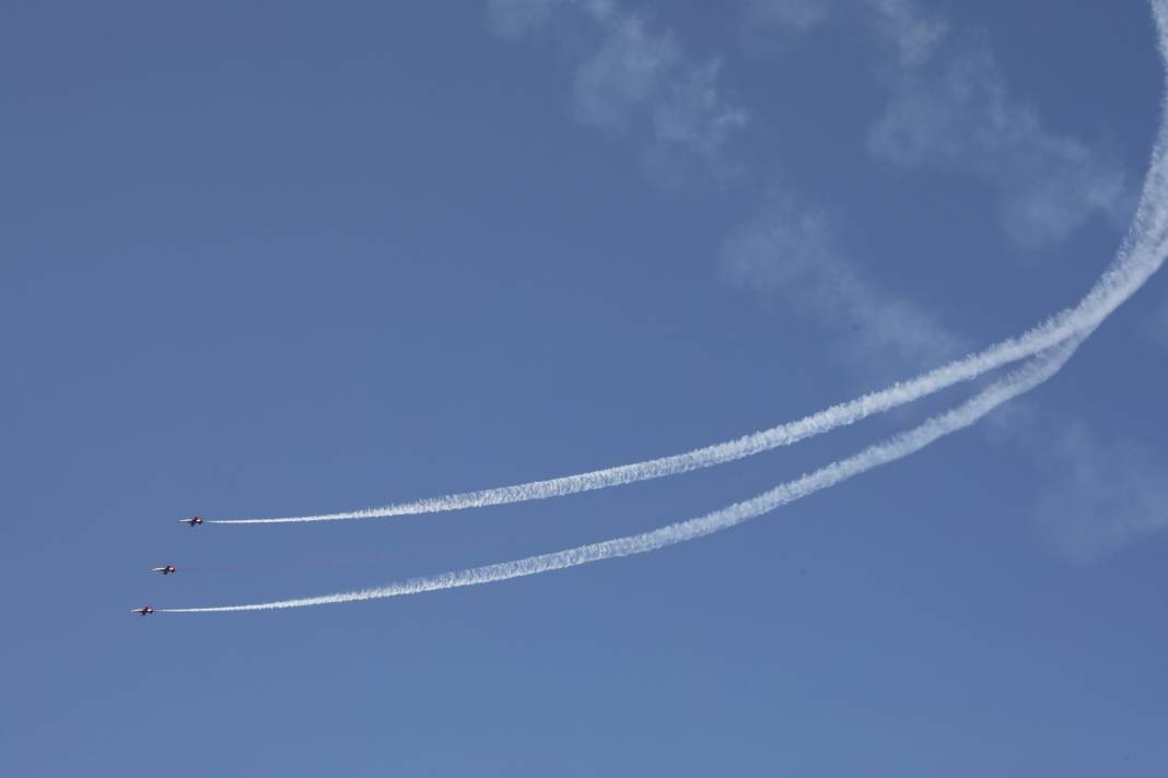 İlk kez gösteri uçuşu yaptı. HÜRJET kendine hayran bıraktı - Resim: 14
