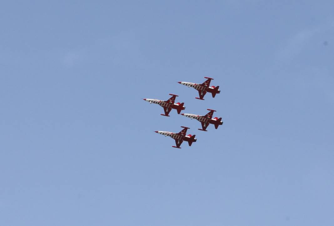 İlk kez gösteri uçuşu yaptı. HÜRJET kendine hayran bıraktı - Resim: 23