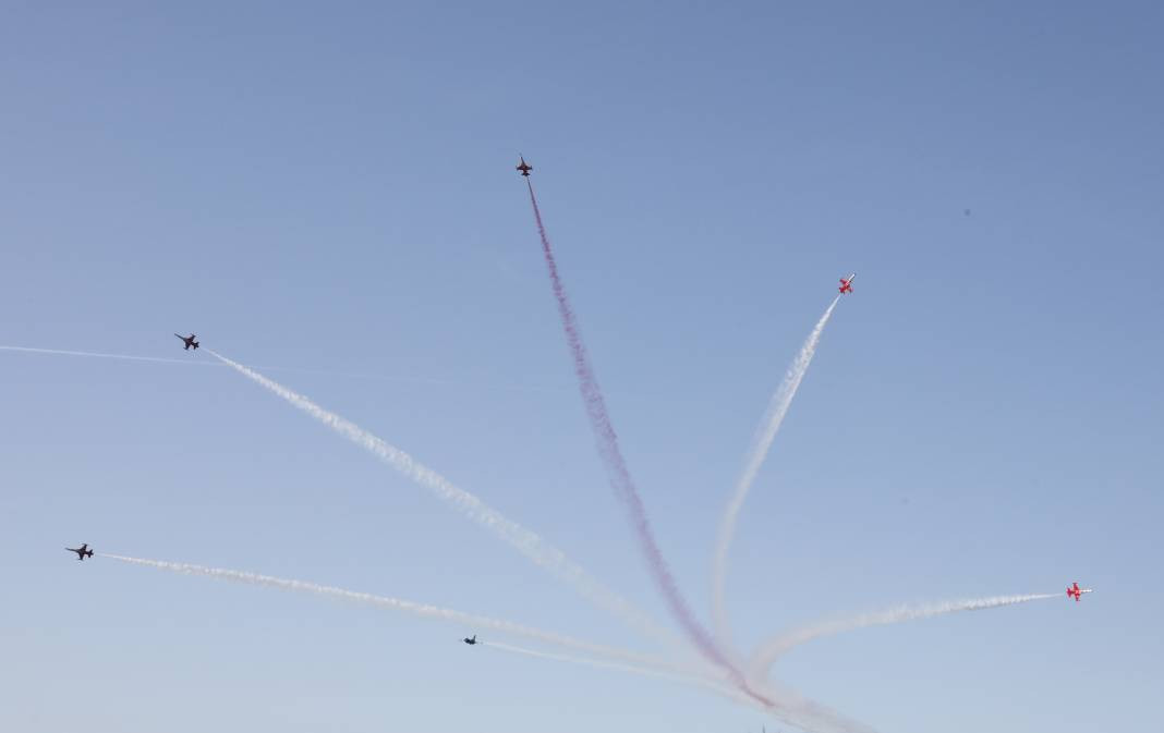 İlk kez gösteri uçuşu yaptı. HÜRJET kendine hayran bıraktı - Resim: 20