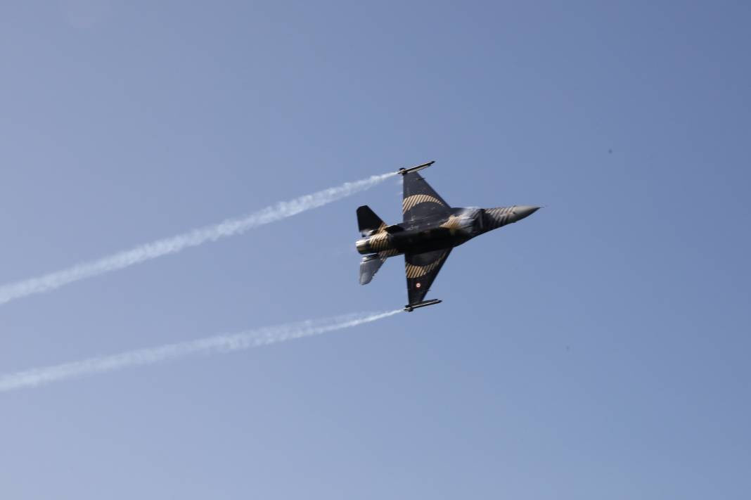 İlk kez gösteri uçuşu yaptı. HÜRJET kendine hayran bıraktı - Resim: 21