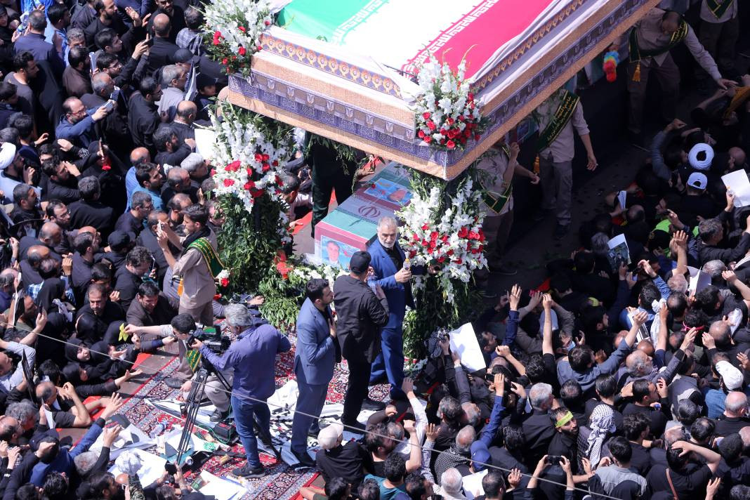 Reisi’nin cenaze töreninden çarpıcı fotoğraflar - Resim: 8