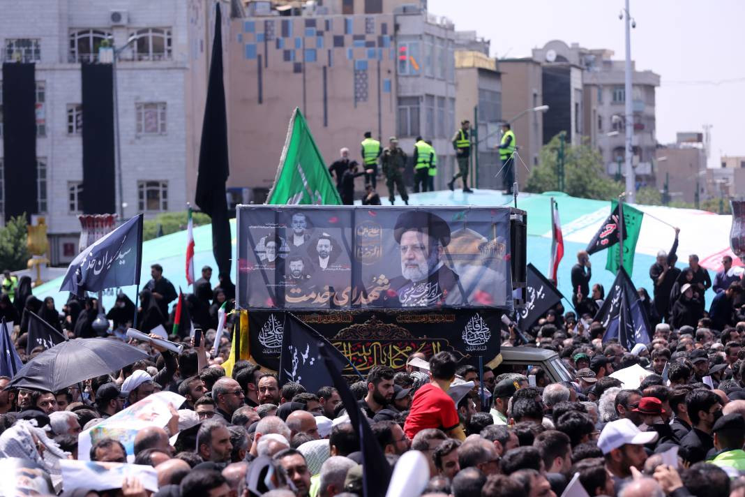 Reisi’nin cenaze töreninden çarpıcı fotoğraflar - Resim: 9