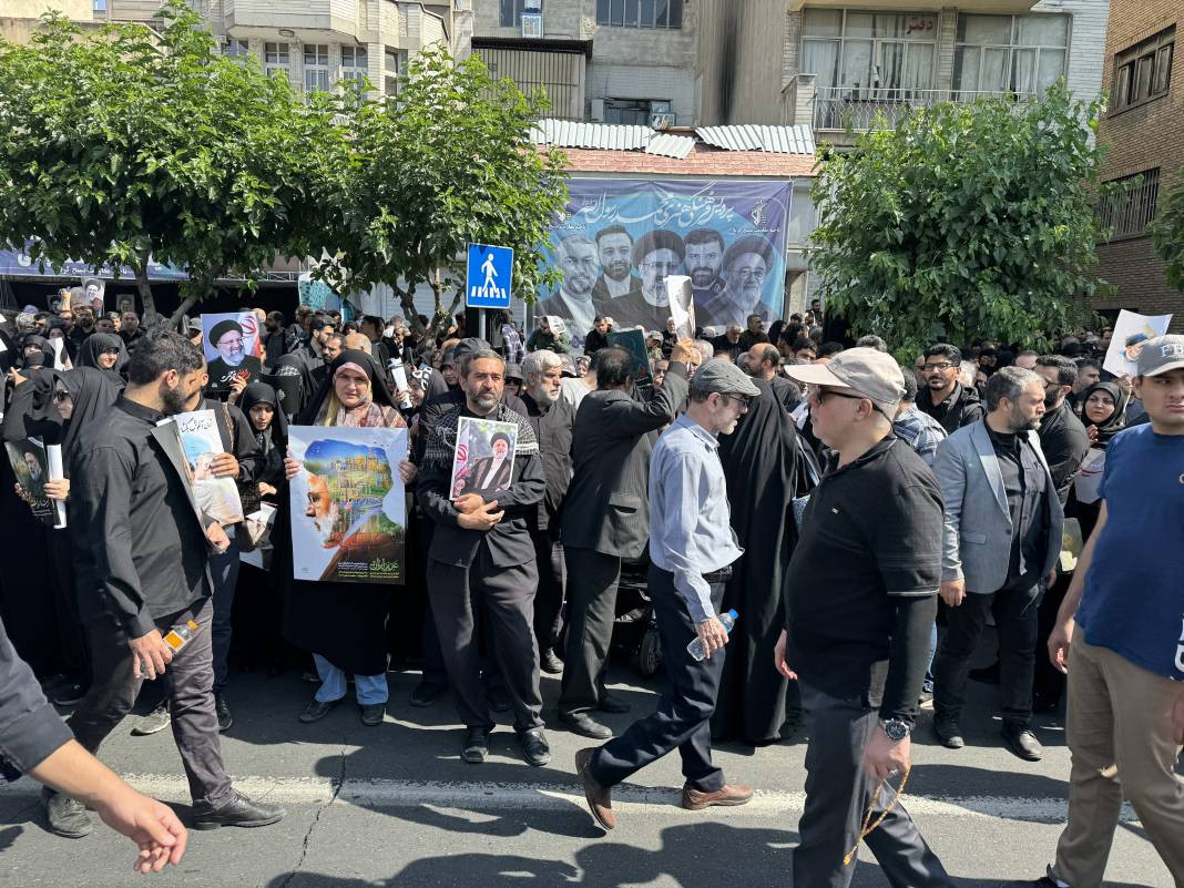 Reisi’nin cenaze töreninden çarpıcı fotoğraflar - Resim: 2