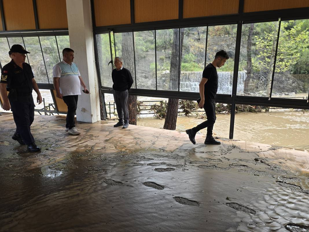 Burası Florida değil Adana. Saniye saniye görüntülendi - Resim: 11