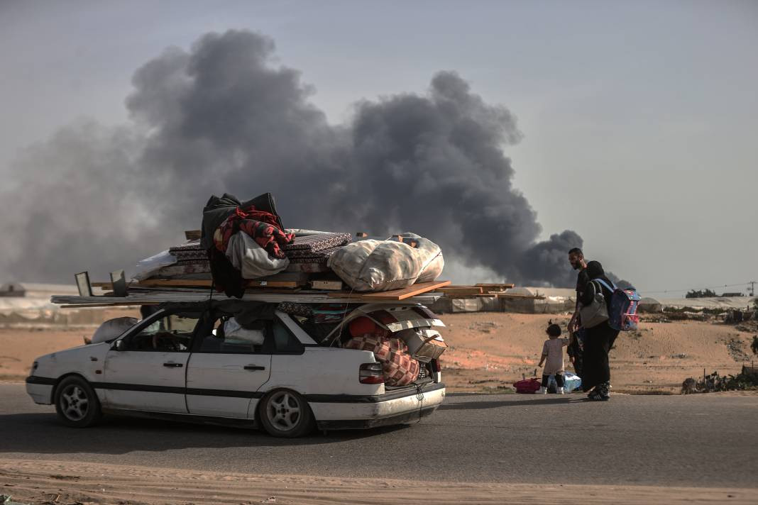 İsrail'in zorla yerinden ettiği Gazzeliler yine göç yolunda - Resim: 1