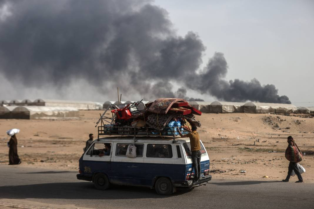 İsrail'in zorla yerinden ettiği Gazzeliler yine göç yolunda - Resim: 4