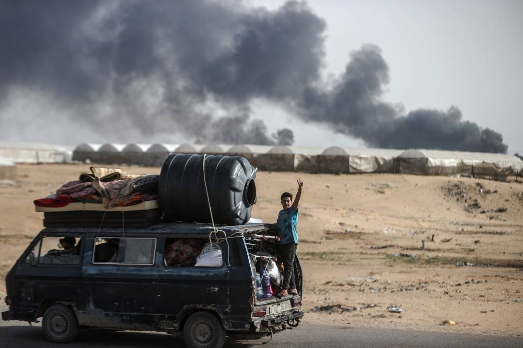 İsrail'in zorla yerinden ettiği Gazzeliler yine göç yolunda - Resim: 3