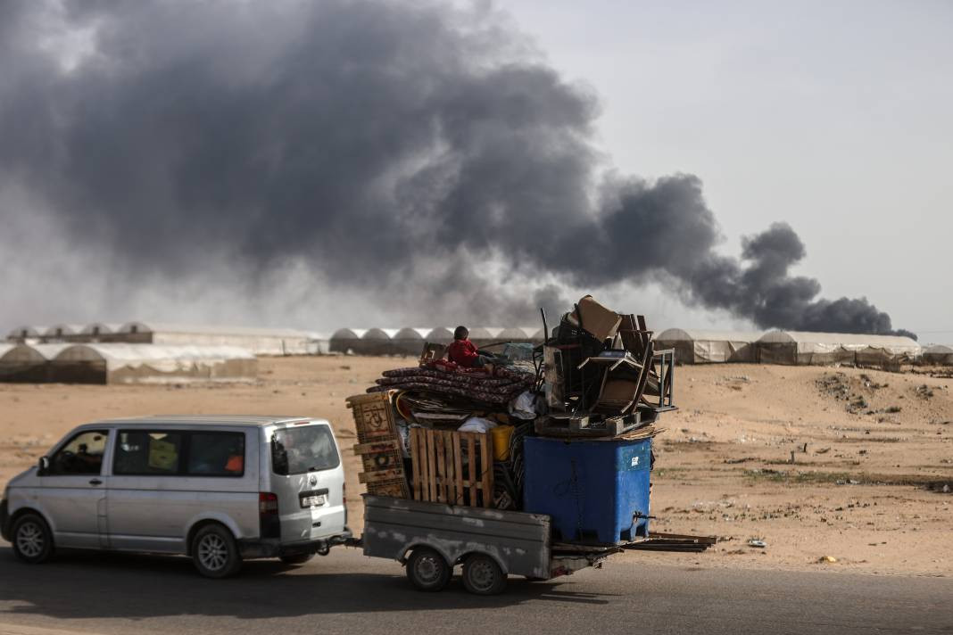 İsrail'in zorla yerinden ettiği Gazzeliler yine göç yolunda - Resim: 15
