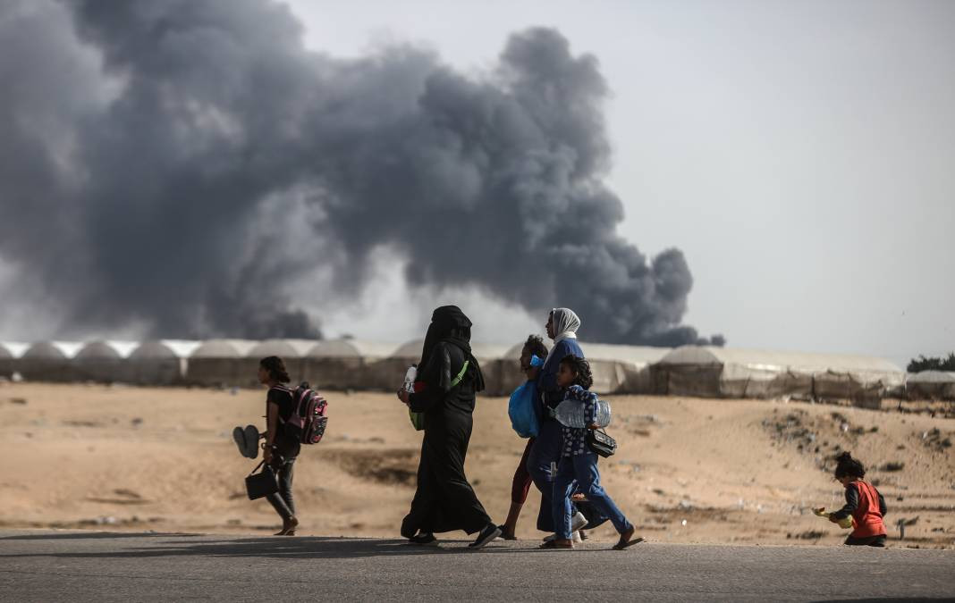 İsrail'in zorla yerinden ettiği Gazzeliler yine göç yolunda - Resim: 17
