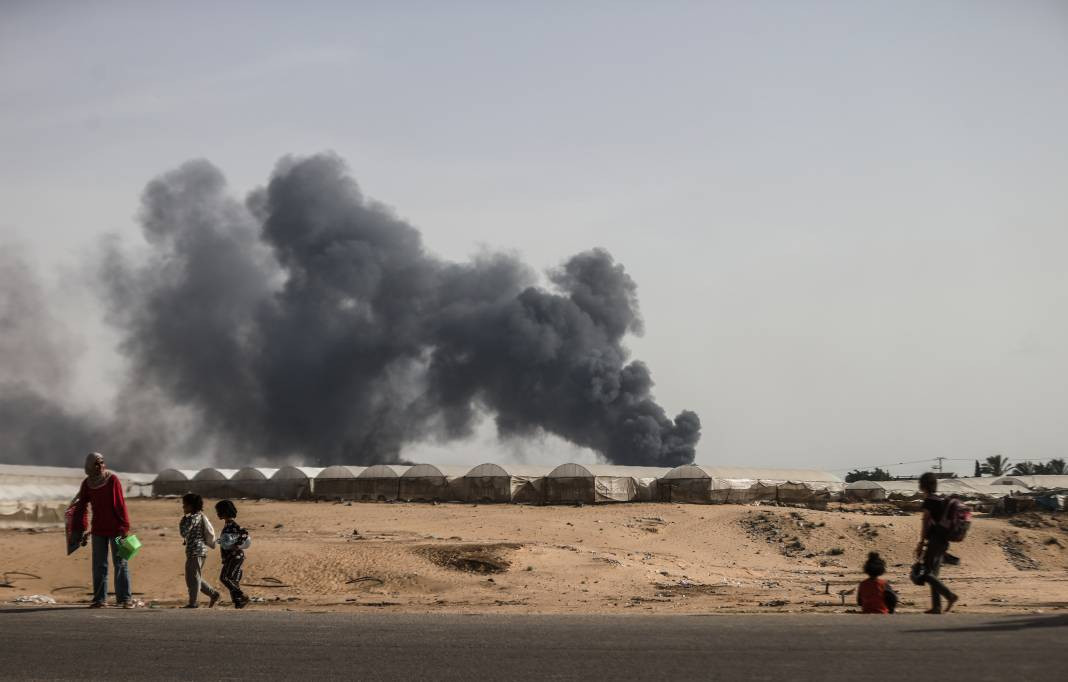 İsrail'in zorla yerinden ettiği Gazzeliler yine göç yolunda - Resim: 16