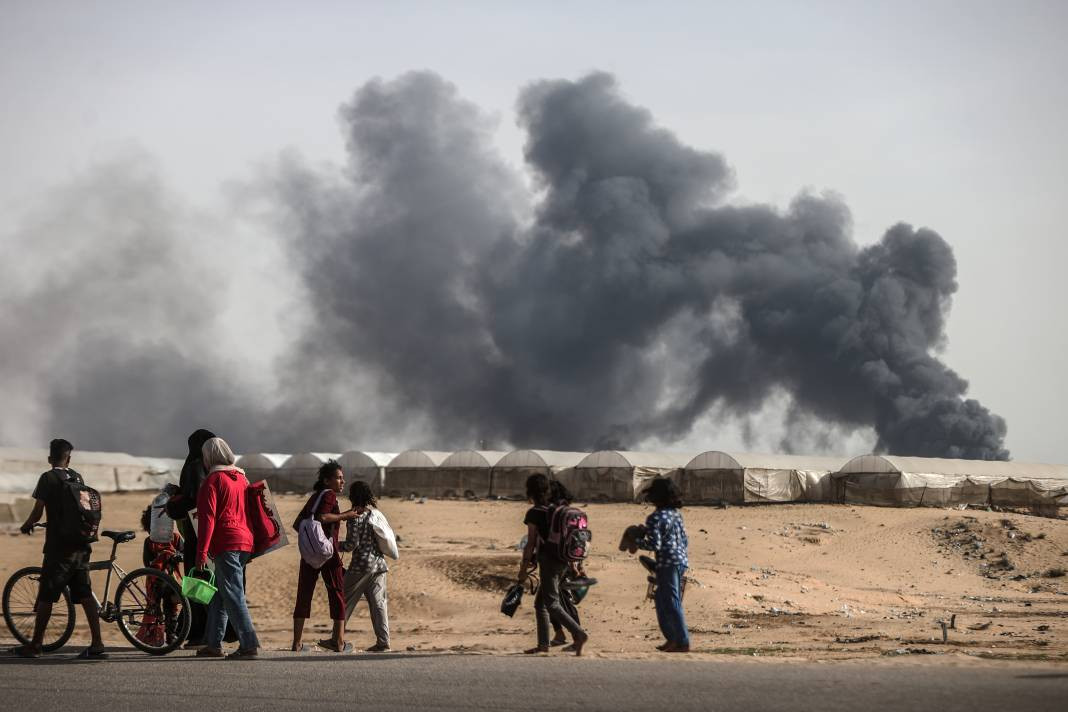 İsrail'in zorla yerinden ettiği Gazzeliler yine göç yolunda - Resim: 23