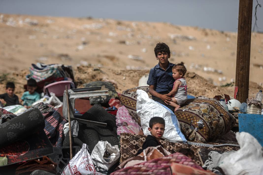 İsrail'in zorla yerinden ettiği Gazzeliler yine göç yolunda - Resim: 19