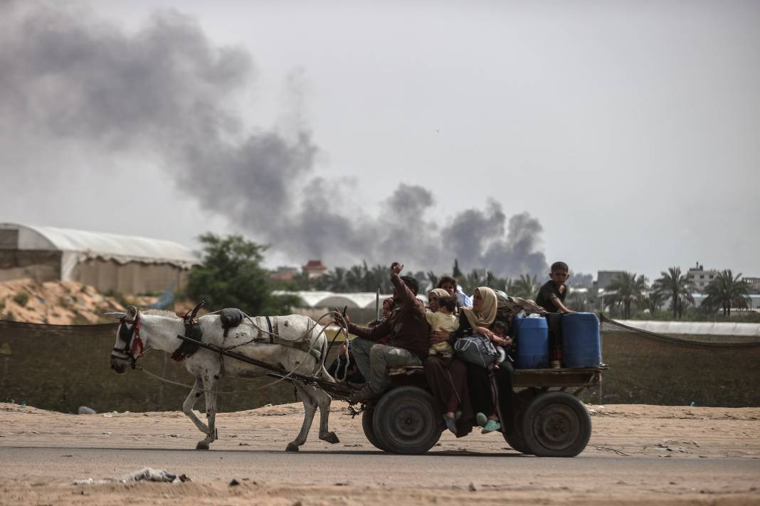 İsrail'in zorla yerinden ettiği Gazzeliler yine göç yolunda - Resim: 26