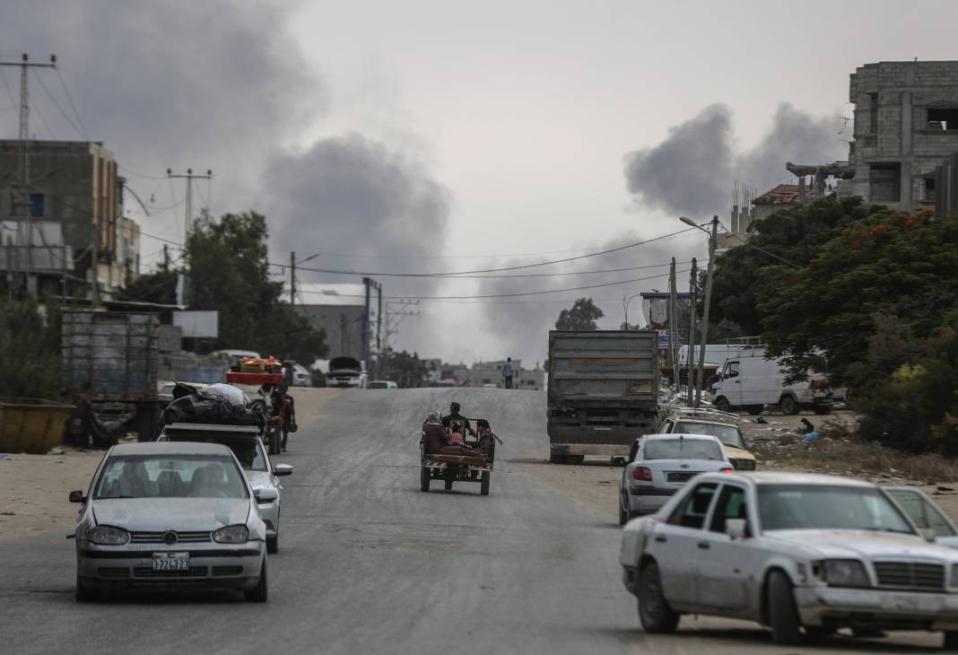 İsrail'in zorla yerinden ettiği Gazzeliler yine göç yolunda - Resim: 30