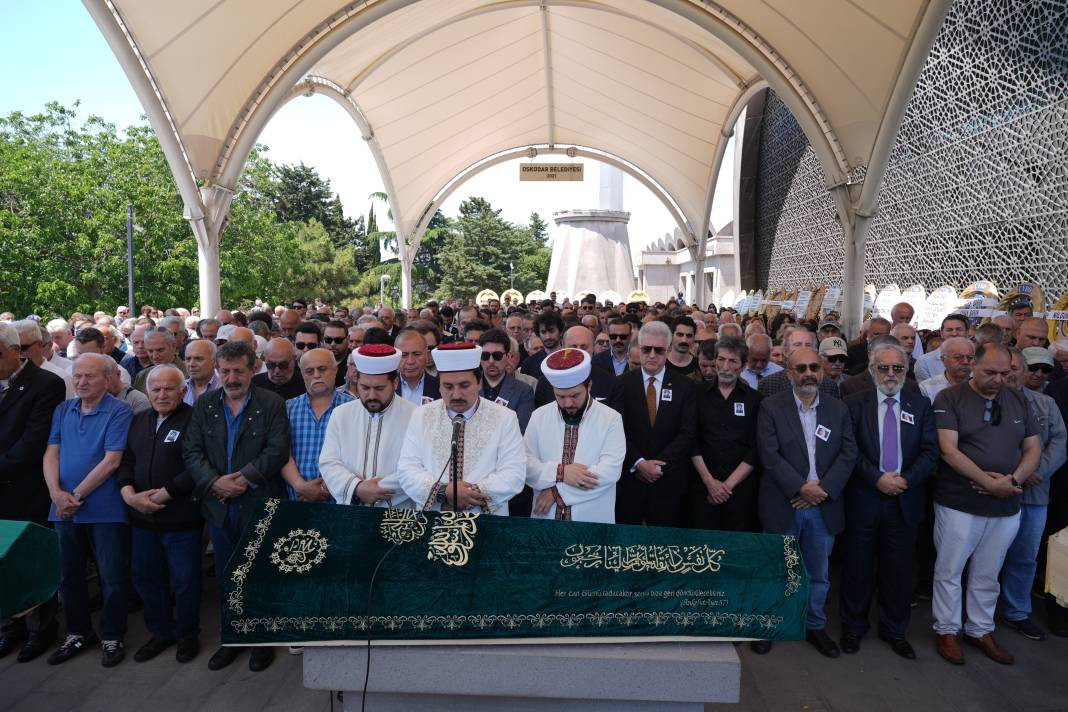 Ahmet Uğurlu son yolculuğuna uğurlandı - Resim: 4