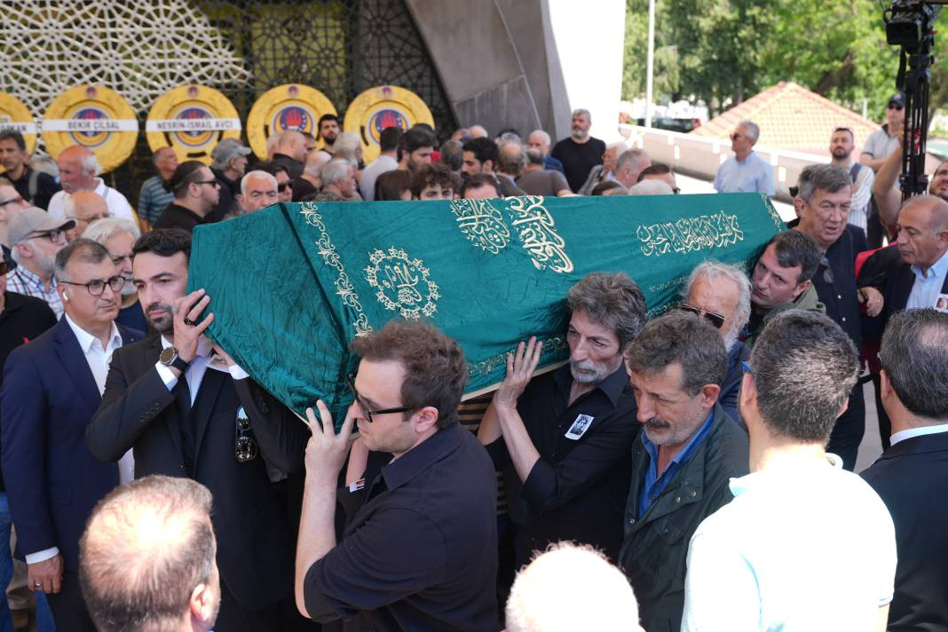 Ahmet Uğurlu son yolculuğuna uğurlandı - Resim: 2