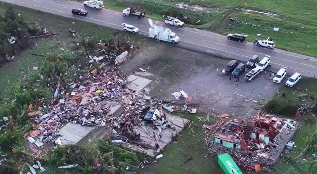 ABD'de hortum felaketi. Ortalık savaş alanına döndü - Resim: 4