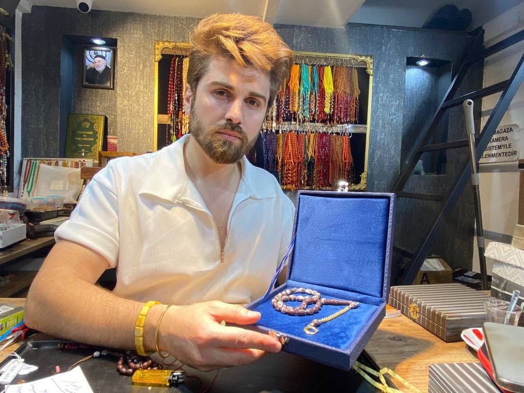 Tespihi öyle bir taştan yaptı ki fiyatını duyan eli bile süremiyor. Beyaz Saray ve Kabe'de de kullanıldı - Resim: 12