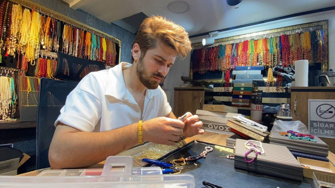 Tespihi öyle bir taştan yaptı ki fiyatını duyan eli bile süremiyor. Beyaz Saray ve Kabe'de de kullanıldı - Resim: 7