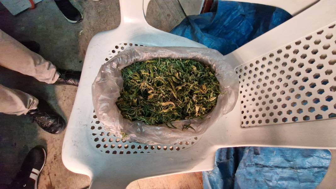 Uyuşturucuyu sakladıkları yere polisler şaştı kaldı. Kurdukları düzenek şeytanın aklına gelmez - Resim: 6