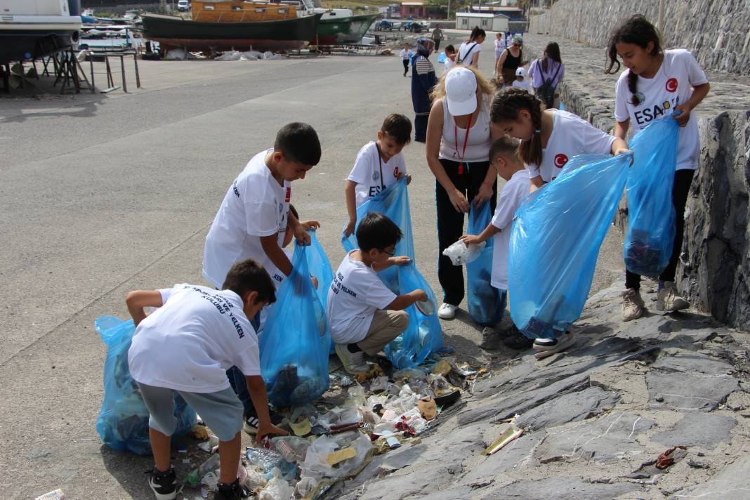 Akdeniz'den balık yerine her şey çıktı. İyi insanlar kötü insanların pisliklerini temizledi - Resim: 1