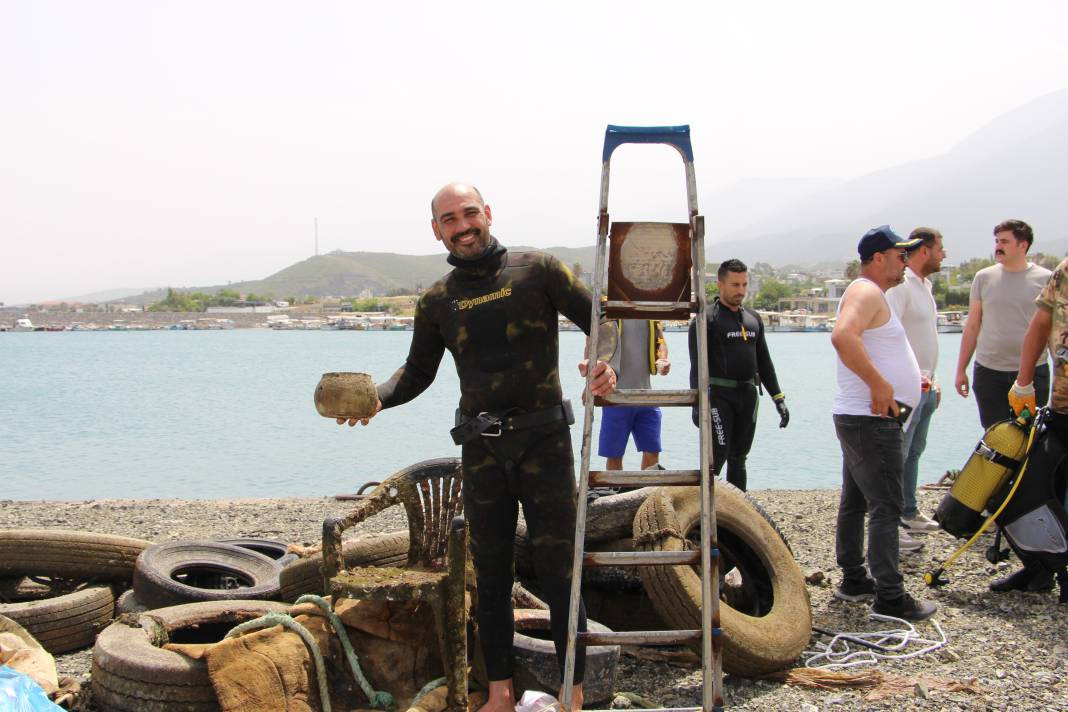 Akdeniz'den balık yerine her şey çıktı. İyi insanlar kötü insanların pisliklerini temizledi - Resim: 9