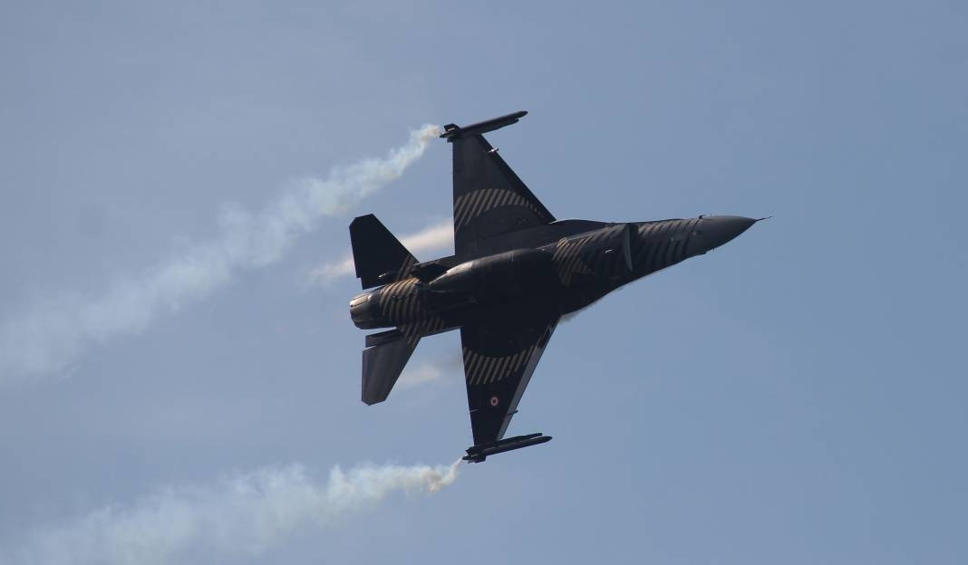 SOLOTÜRK Giresun'da nefesleri kesti - Resim: 13