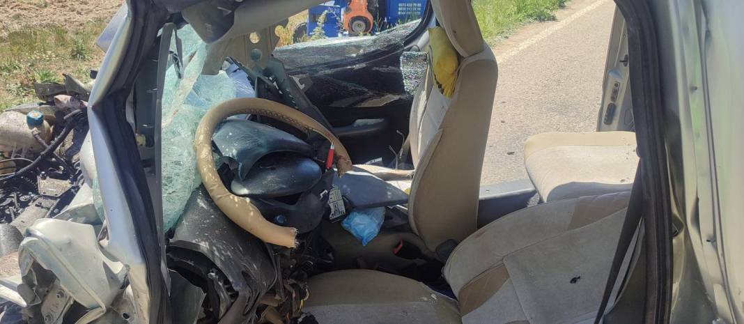 Afyonkarahisar’da feci kaza. 2 ölü 2 yaralı - Resim: 1