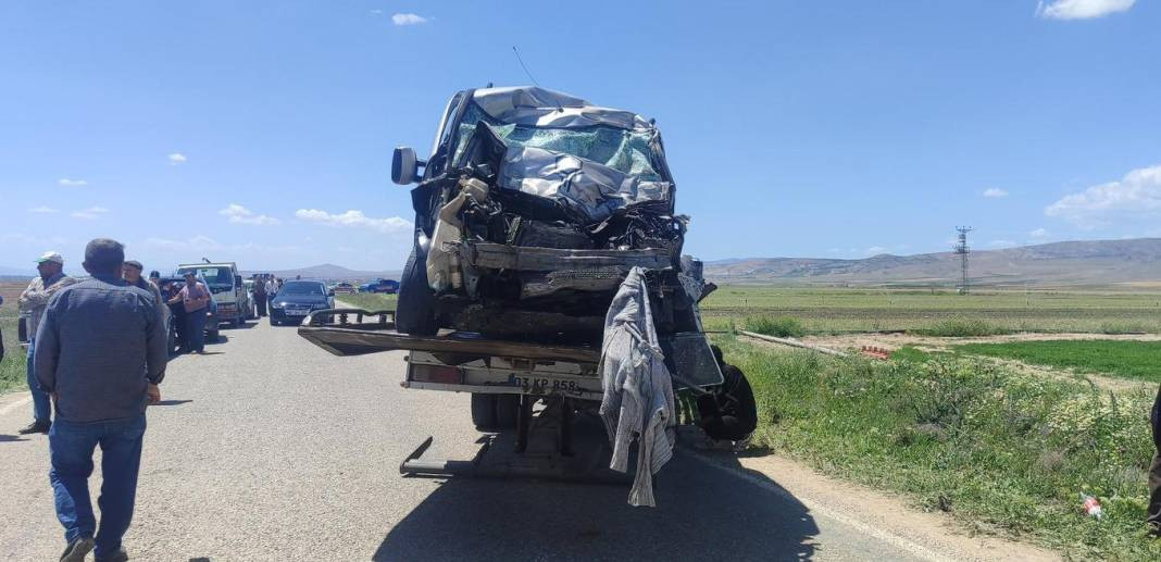 Afyonkarahisar’da feci kaza. 2 ölü 2 yaralı - Resim: 6