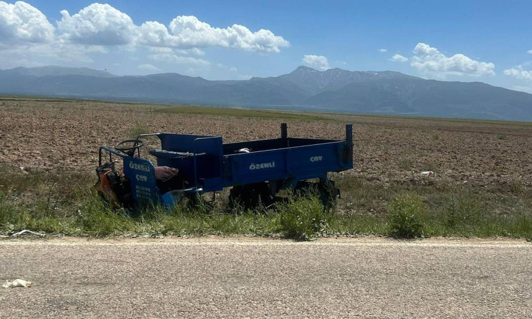 Afyonkarahisar’da feci kaza. 2 ölü 2 yaralı - Resim: 5