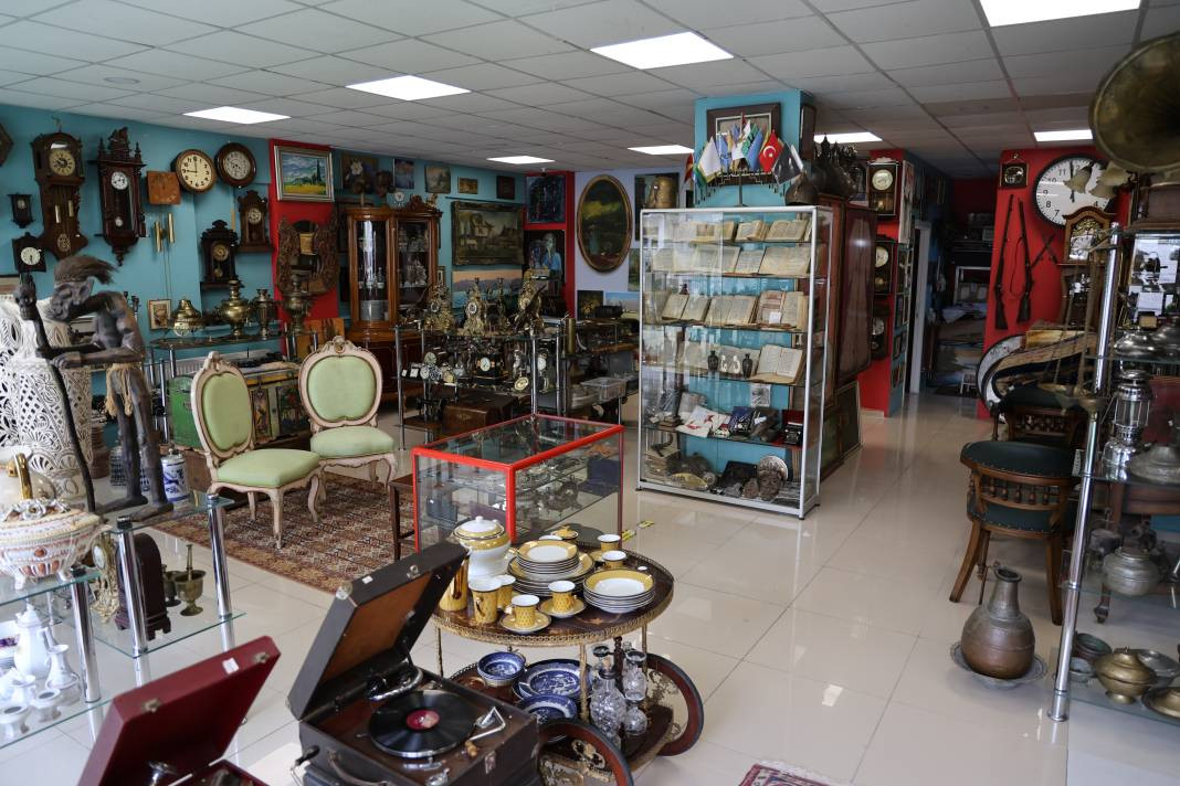 10 yıllık tutkusunu işe çevirdi! Tam bin 200 adetini görücüye çıkardı - Resim: 1