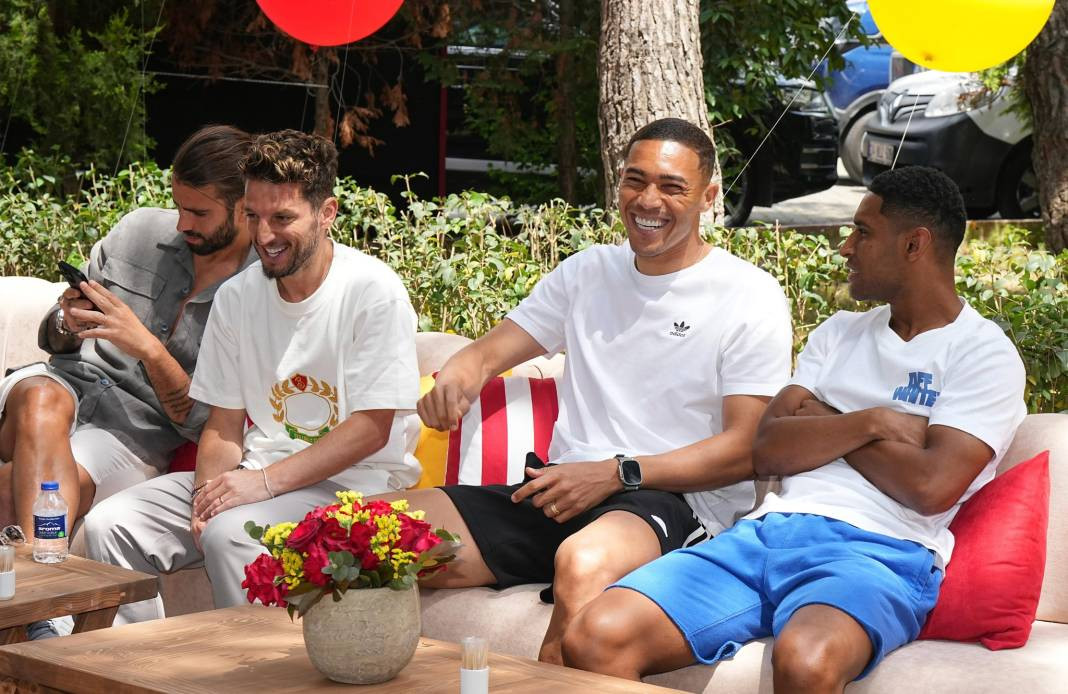 Galatasaray'da dev buluşma. Florya 'Fener ağlama' diye inledi - Resim: 11