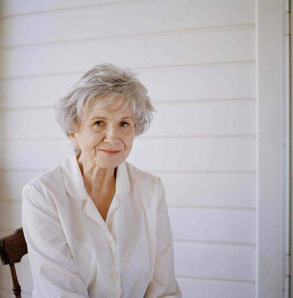 Nobel ödüllü yazar hayatını kaybetti - Resim: 15