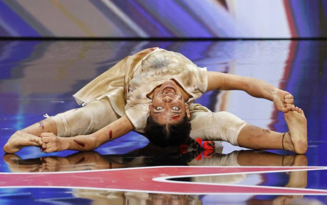 13 yaşındaki kızdan korkutan performans! Yarışmaya damgasını vurdu - Resim: 2