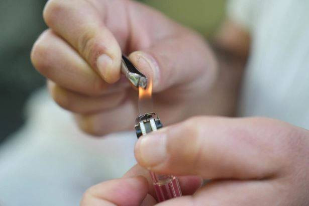 Gökten gizemli cisimler yağdı. Vatandaşlar tek tek elleriyle topladı - Resim: 6