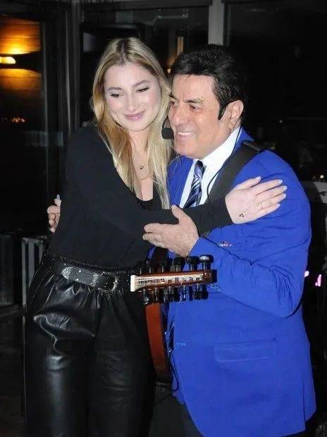 Coşkun Sabah 'Mardin'de şort giydirmem' demişti... Kızı Roza bikinili fotoğrafları paylaştı - Resim: 4