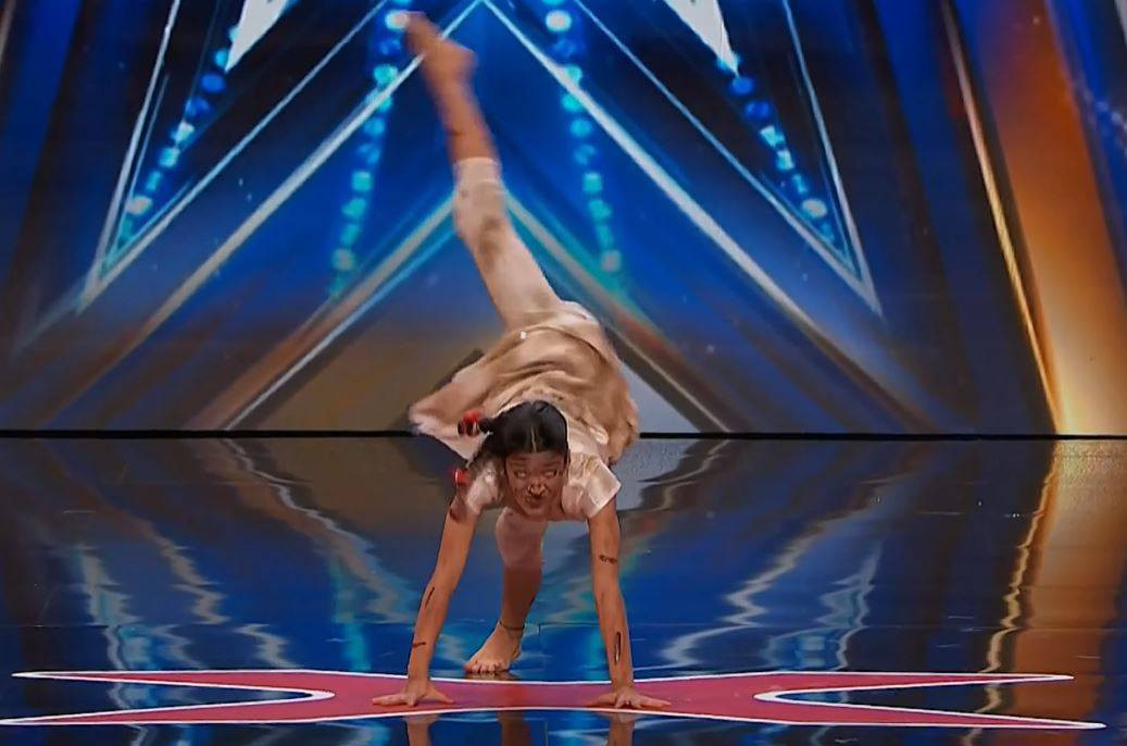 13 yaşındaki kızdan korkutan performans! Yarışmaya damgasını vurdu - Resim: 12