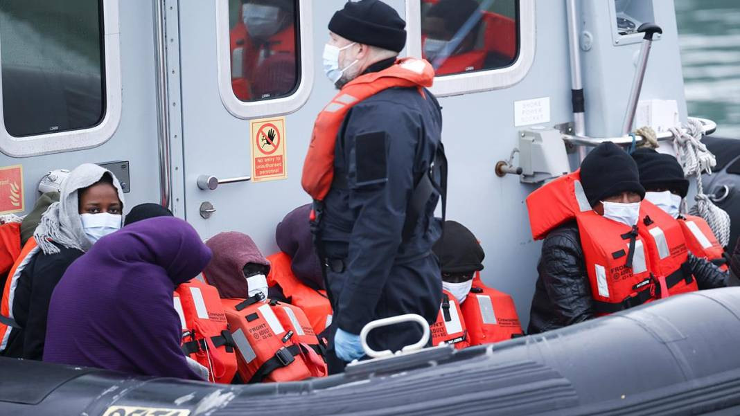 İngiltere sığınmacıları Ruanda'ya göndermeye başladı. Hükümet dediğin kendi halkını böyle korur - Resim: 4