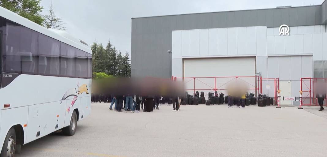 Dünyadan izole kapalı matbaa dönemi başladı, YKS kitapçıklarını hazırlayacaklar - Resim: 16