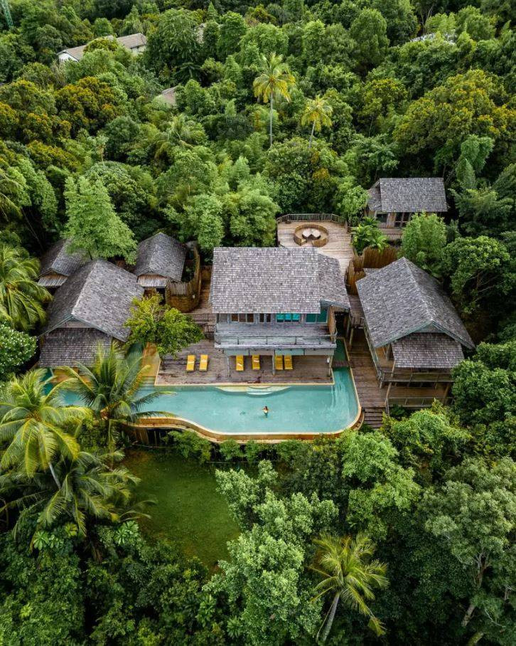 Ünlü çift geceliği 100 bin TL’lik villada kaldı. İçinde yok yok... - Resim: 6