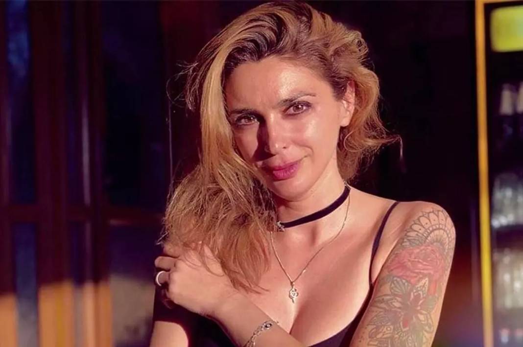 Tarkan’la yaşadığı aşkla tanınan Bilge Öztürk kendisinden 22 yaş küçük sevgiliyle dudak dudağa - Resim: 10