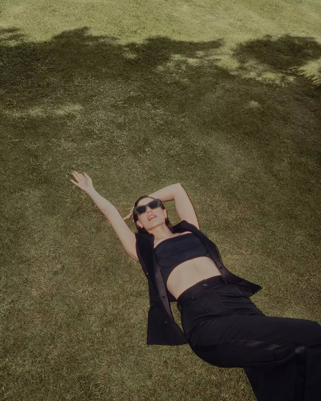 Demet Özdemir'in kırmızı elbisesine yoğum yağdı - Resim: 4