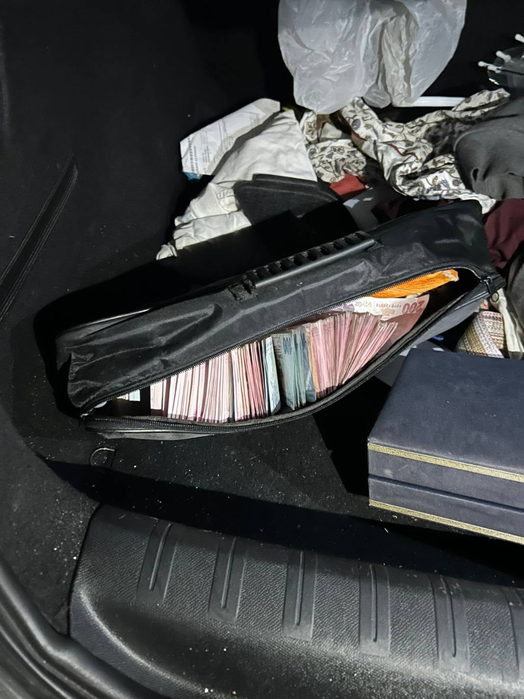 İstanbul'un göbeğinde böyle kaçırıldı Önce dövdüler sonra da gasp ettiler - Resim: 4