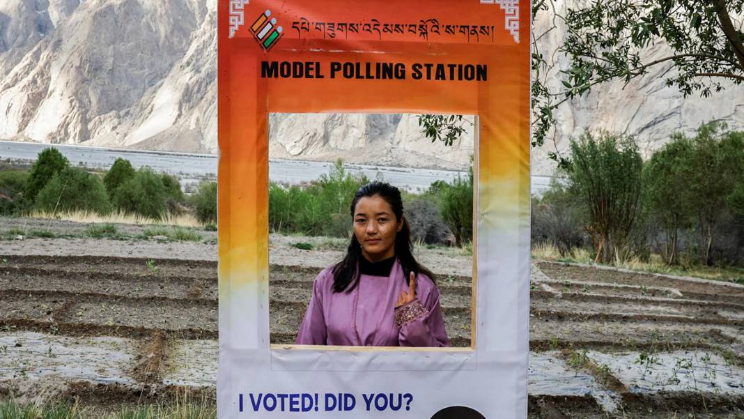 1 milyar seçmenlik iktidar yarışı. Hindistan seçimlerinden renkli kareler - Resim: 27