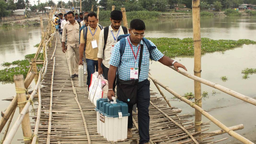 1 milyar seçmenlik iktidar yarışı. Hindistan seçimlerinden renkli kareler - Resim: 15