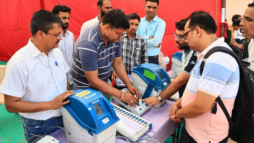 1 milyar seçmenlik iktidar yarışı. Hindistan seçimlerinden renkli kareler - Resim: 17