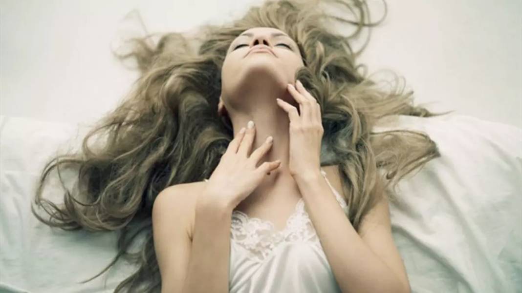 Basit ama kritik bir davranış Kadınların cinsel ilişki sırasında çok daha fazla zevk almasını sağlıyor - Resim: 12