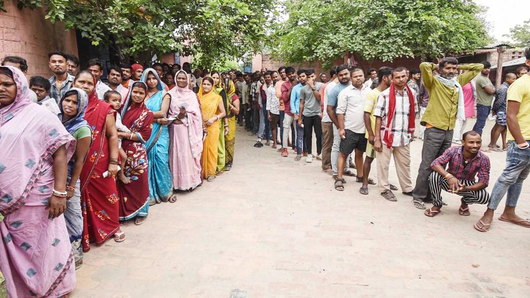 1 milyar seçmenlik iktidar yarışı. Hindistan seçimlerinden renkli kareler - Resim: 22