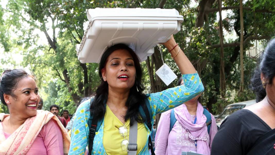 1 milyar seçmenlik iktidar yarışı. Hindistan seçimlerinden renkli kareler - Resim: 14