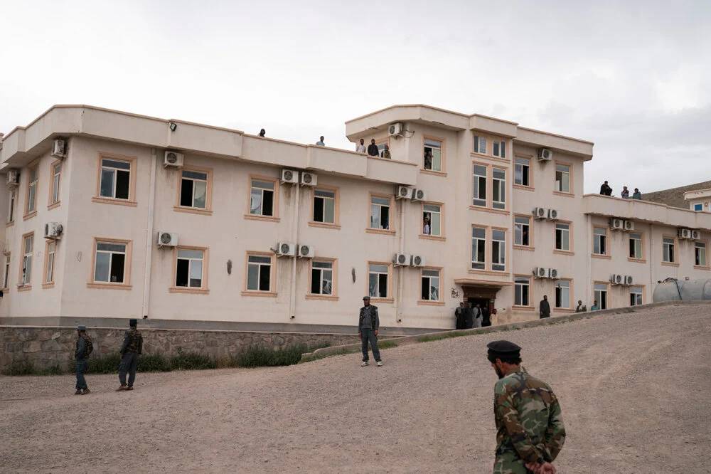 Taliban'ın haşhaş yasağı Afganları ölüme sürüklüyor - Resim: 15
